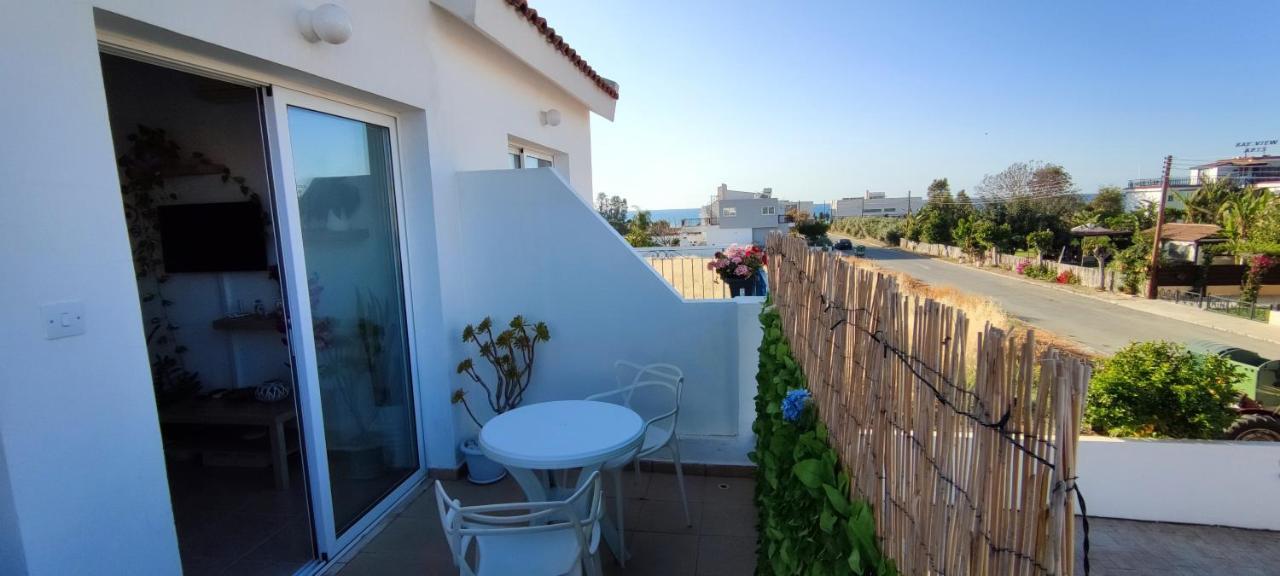 Thalassa Seaside Boutique Beach Apartment 폴리스 외부 사진