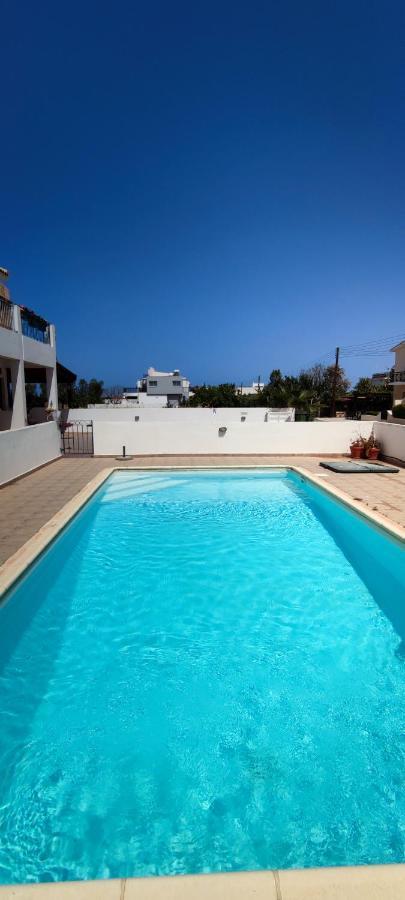 Thalassa Seaside Boutique Beach Apartment 폴리스 외부 사진