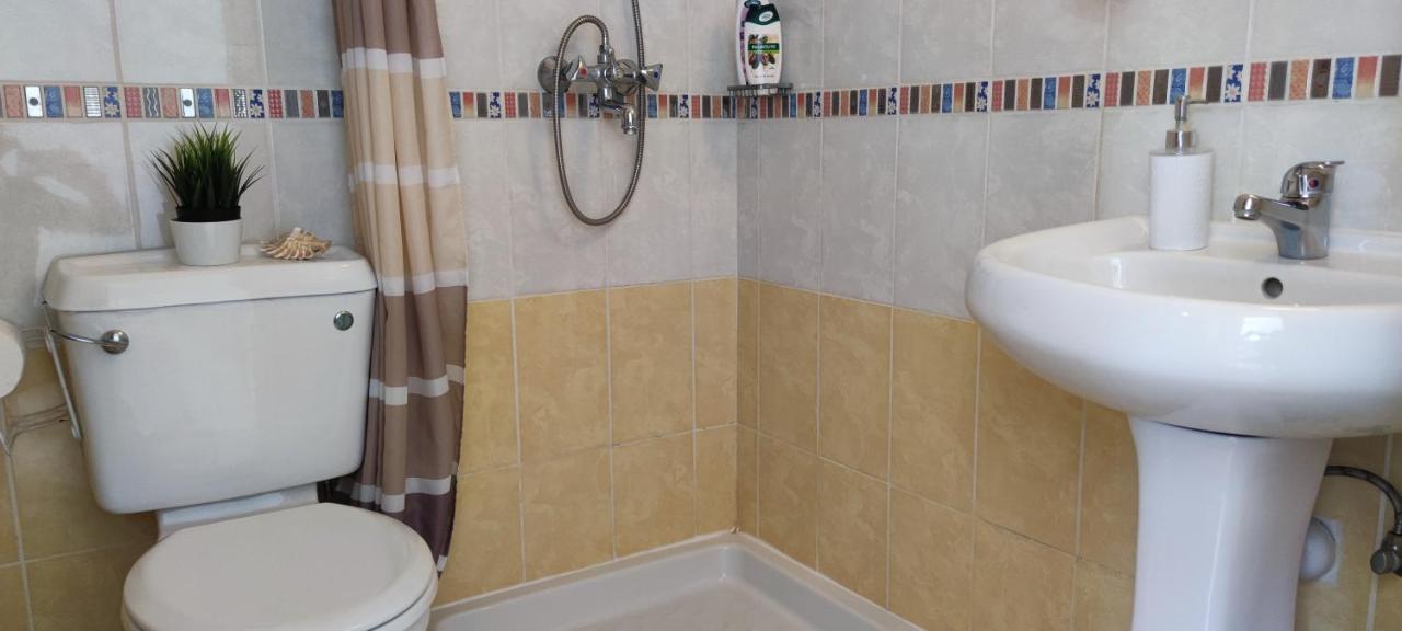 Thalassa Seaside Boutique Beach Apartment 폴리스 외부 사진