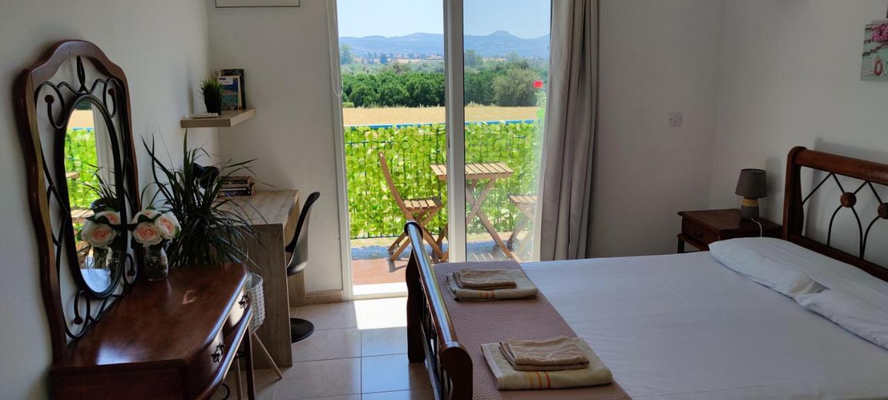 Thalassa Seaside Boutique Beach Apartment 폴리스 외부 사진