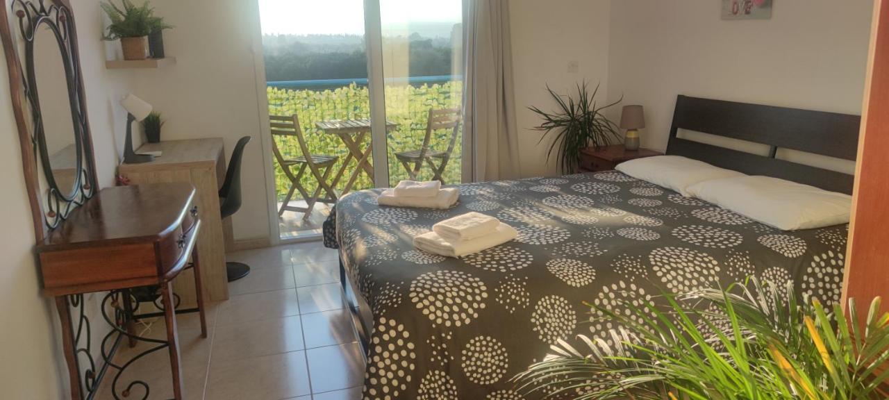 Thalassa Seaside Boutique Beach Apartment 폴리스 외부 사진